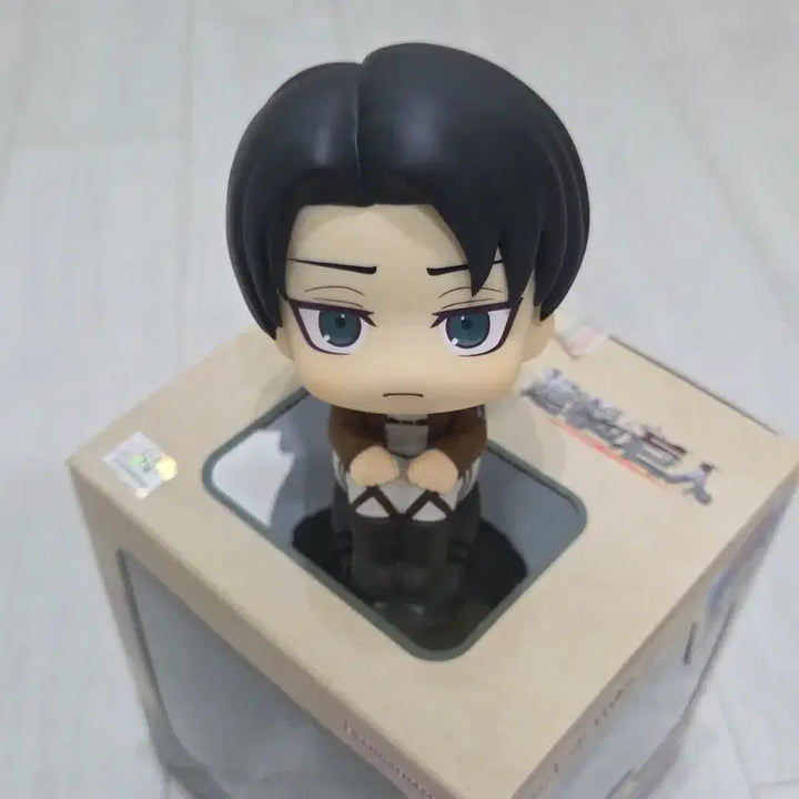 [BUNJANG] Attack on Titan Levi Look Up Figure / 진격의거인 리바이 룩업