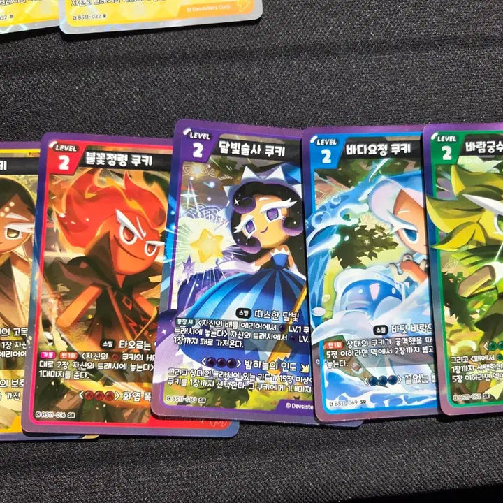 [BUNJANG] Cookie Run Brave, Series 11, UR, R Cards (1000 Year Tree, Fire Spirit, Sea Fairy, Moonlight Magician, Black Sapphire) / 쿠키런 브레이버스 11탄) ur r 카드 천년나무 불꽃정령 바다요정 달빛술사 블랙사파이어