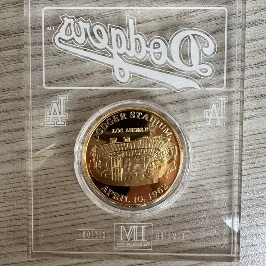 [BUNJANG] LA Dodgers 1962 Limited Edition 24k Gold Coated Commemorative Coin / LA 다저스 기념주화 1962 리미티드 에디션 24k 코팅