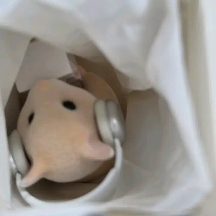 [BUNJANG] Kim Hamzzi Figure (Wearing Headphones) / (단순개봉) 헤드셋 쓰고 있는 서류폭탄 김햄찌 피규어(전시안함)