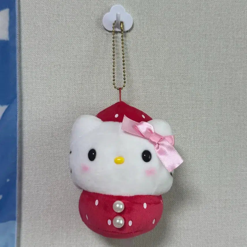 [BUNJANG] Sanrio Hello Kitty Strawberry Mochi Plush / 고전 모찌 키티