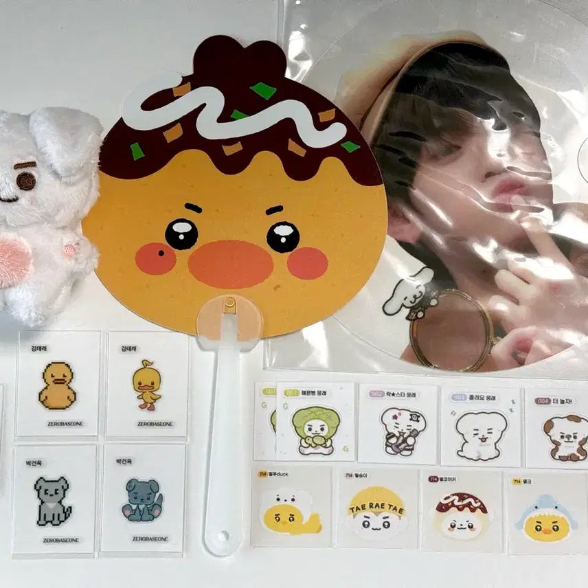 [BUNJANG] ZB1 Kim Taerae Mungrae Sticker Set &amp; Fan Bundle Set / 제로베이스원 제베원 김태래 뭉래 부채 띠부씰 일괄 판매