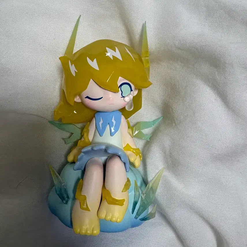 [BUNJANG] Pop Mart Azura Lightning Figure / 팝마트 아주라 번개 피규어