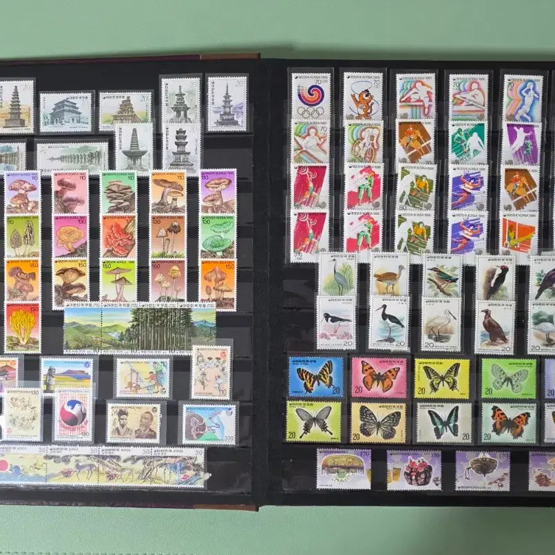 [BUNJANG] Korean Stamps Collection Album (Approx. 780 Stamps) / (우표) 한국 단편 및 시리즈 우표 모음 앨범 / 780여장