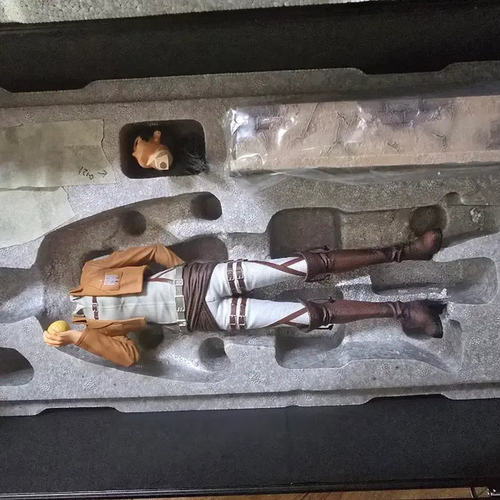 [BUNJANG] Attack on Titan Sasha Resin Figure / 진격거인 샤샤 레진피규어