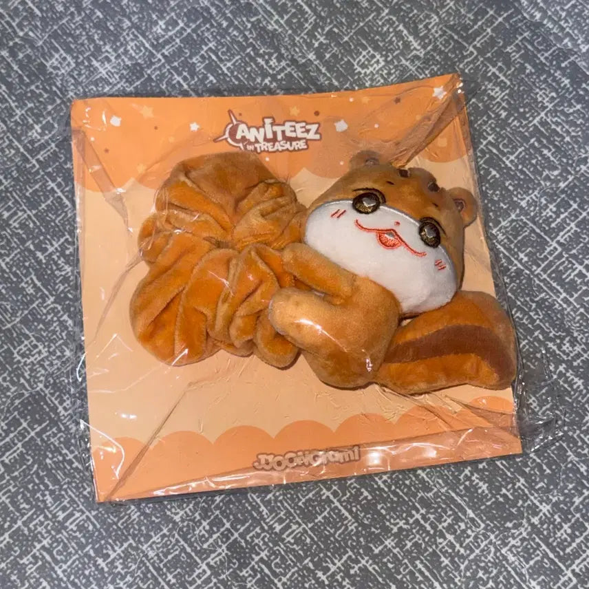 [BUNJANG] ATEEZ Hongjoong Jjonngrami Cheer Stick Strap Scrunchie / 에이티즈 ATEEZ 애니티즈 인 트레저 팝업 홍중 쭝라미 응원봉 스트랩 스크런치