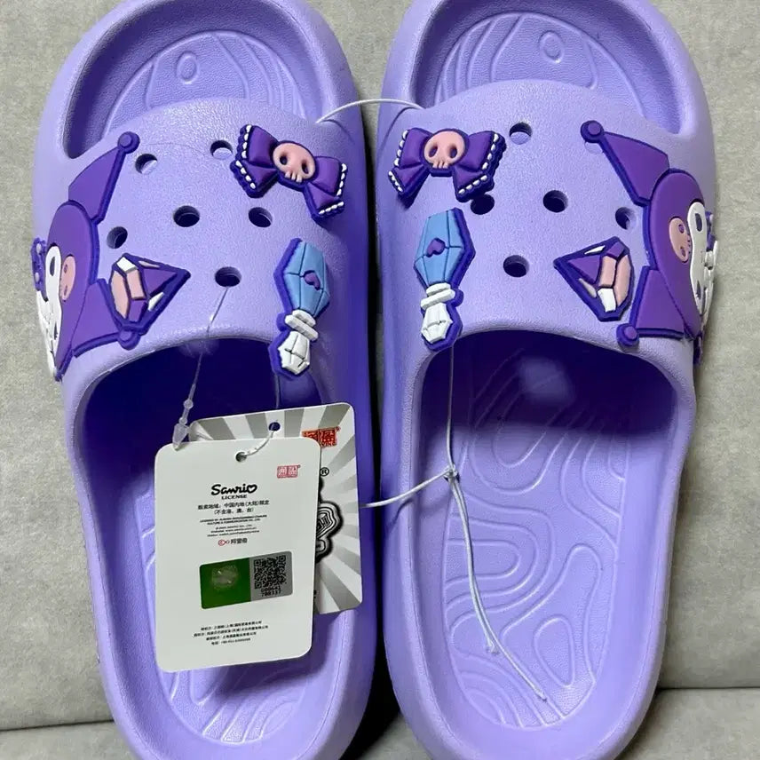 [BUNJANG] Sanrio Kuromi Slippers (240mm, fits up to 250mm) / 산리오 쿠로미 슬리퍼 240mm (250까지 가능)