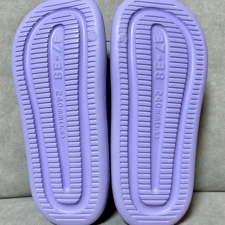 [BUNJANG] Sanrio Kuromi Slippers (240mm, fits up to 250mm) / 산리오 쿠로미 슬리퍼 240mm (250까지 가능)
