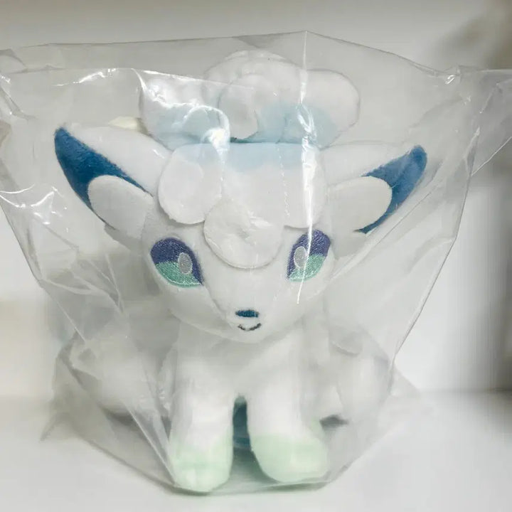 [BUNJANG] Pokemon Alolan Vulpix Plush Keychain 13cm Official New Product / 포켓몬 알로라 식스테일 인형 키링 13cm 정품 새상품