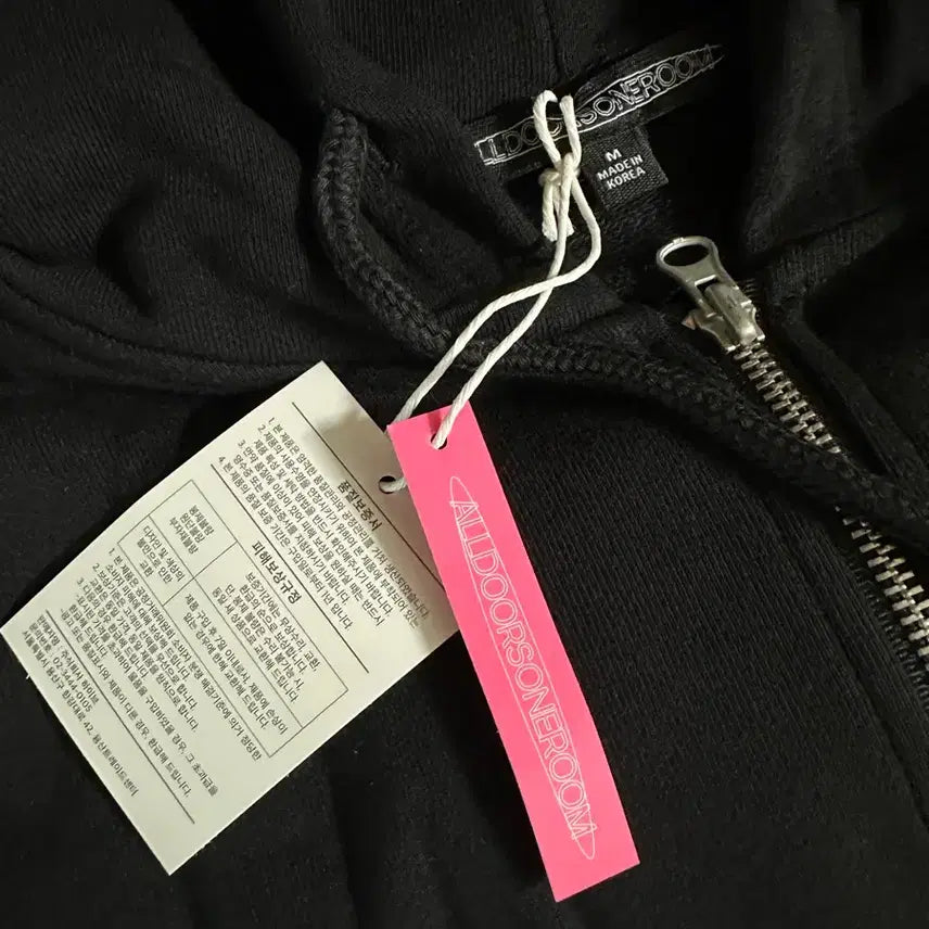 [BUNJANG] NewJeans Bunnies Club Hoodie Black M Size / (새상품)뉴진스 BUNNIES CLUB 후드 블랙 팝니다 (M사이즈)