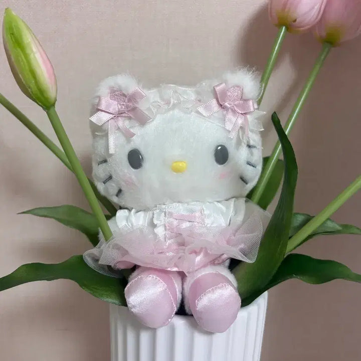 [BUNJANG] Sanrio Shironenco Ballerina Kitty Mascot / (배송비 포함 오늘만 이 가격 시로네코 발레리나 키티 마스코트