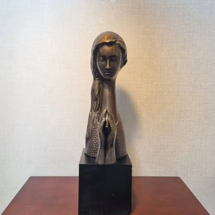 [BUNJANG] Bronze Sculpture of a Woman in Prayer - 53cm Height / [동 브론즈 작품] 간절히 기도하는 여인 - 전체높이 53cm