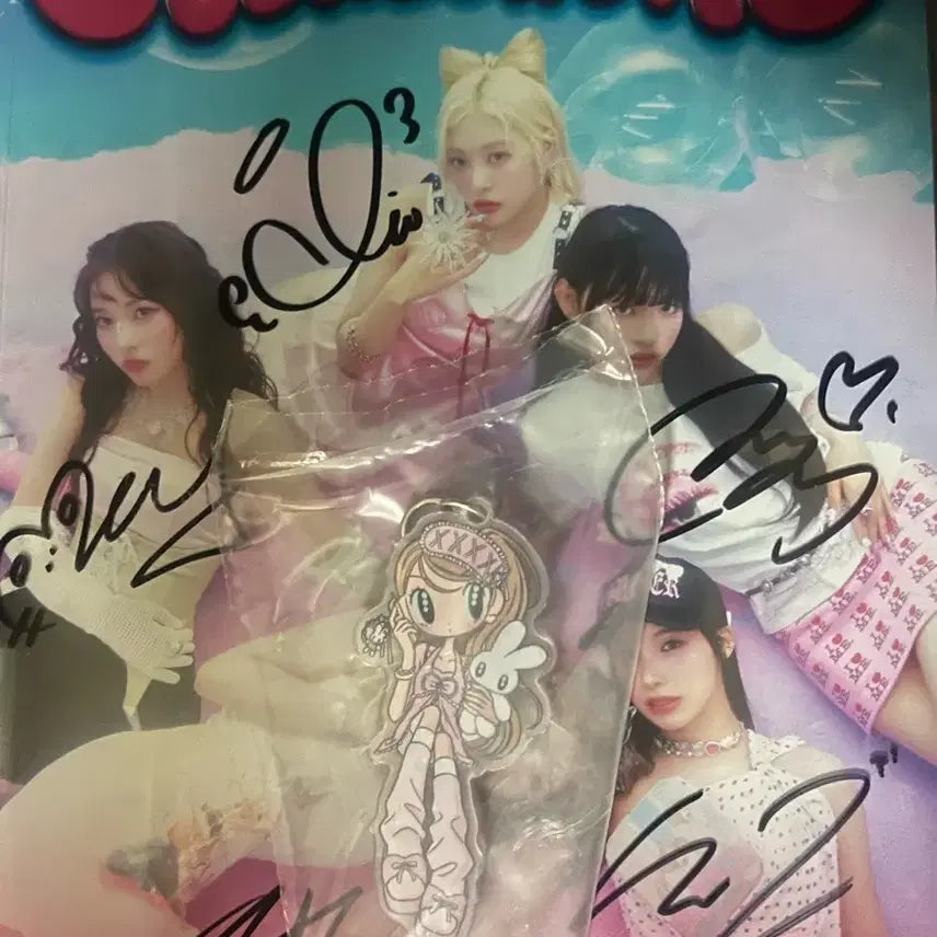 [BUNJANG] Resene Mini 1st Album Signed Album + Pretty Girl Keyring Set / 리센느 미니1집 싸인앨범 + 프리티걸 키링 세트 판매