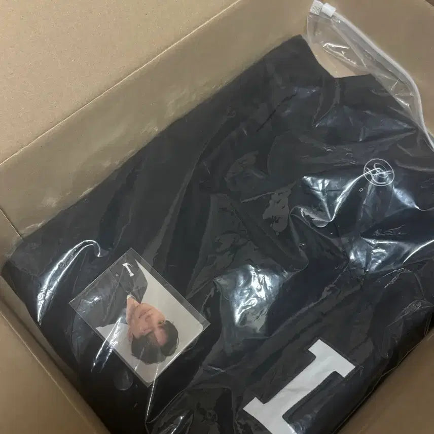 [BUNJANG] INFINITE Kim Myungsoo L Goods Windbreaker (L) Bundle Set / (L) 바람막이 엠디 인피니트 김명수 엘 굿즈 판매합니다