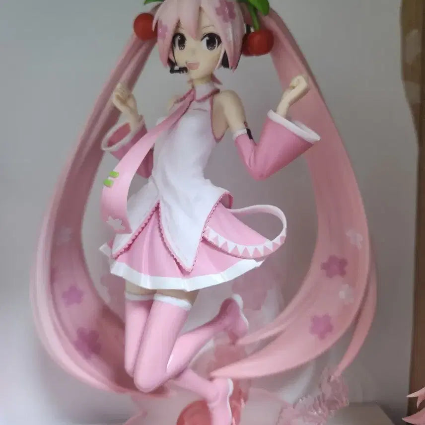[BUNJANG] Hatsune Miku Sakura Version Figure / (급처!!)하츠네 미쿠 피규어 사쿠라