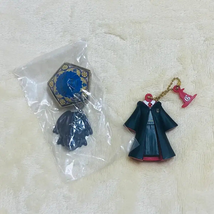 [BUNJANG] Harry Potter Hogwarts Gryffindor Uniform Keychain Chocolate Frog Keychain Bundle Set / 일괄)해리포터 호그와트 그리핀도르 교복 키링 마법사 개구리 초콜렛 키링