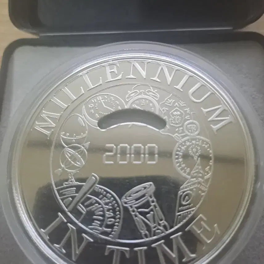 [BUNJANG] 1999 5000 Dobra Millennium Countdown Proof Coin / 대형은화 상투메 프린시페 1999년 5000 도브라 밀레니엄 카운트 다운 프루프