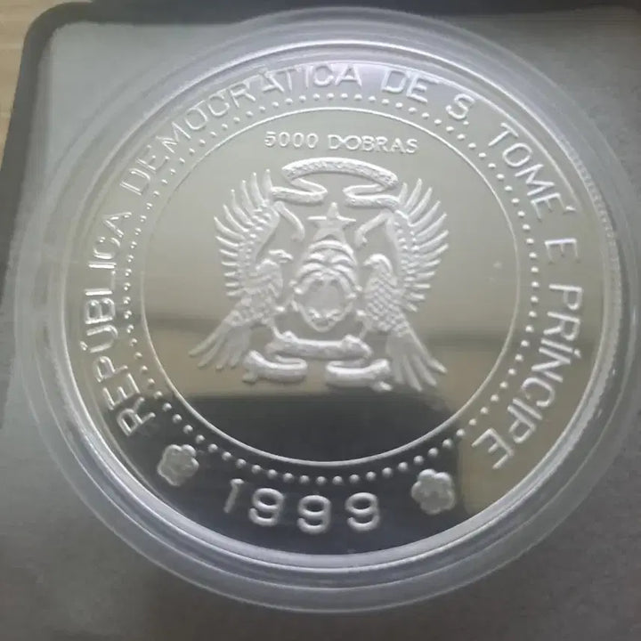[BUNJANG] 1999 5000 Dobra Millennium Countdown Proof Coin / 대형은화 상투메 프린시페 1999년 5000 도브라 밀레니엄 카운트 다운 프루프