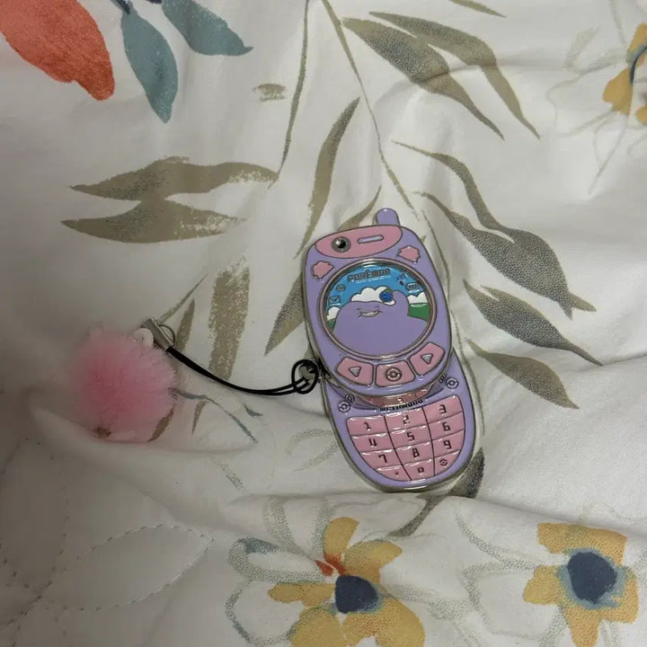 [BUNJANG] Pokemon Ditto Feature Phone Metal Keyring Badge / 포켓몬스터 포켓몬 팝업 메타몽 피쳐폰 메탈 키링 뱃지