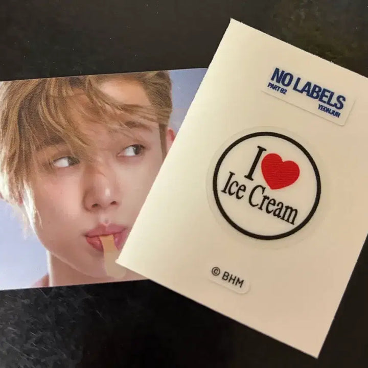 [BUNJANG] TXT Yeonjun GS25 Ice Cream Mini Photocard + Sticker Set / 연준 + 요아정 gs편의점 신상 아이스크림 미니 포카 + 띠부씰 양도합니다