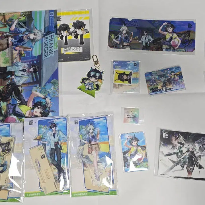 [BUNJANG] Arknights Emily Franburger Ticket Proof Photo Photocard Acrylic Stand Card Keyring Sticker Postcard Bundle Set / 세트 명일방주 앤드필드 프랭크버거 티켓 증명사진 포카 아크릴스탠드 카뮤 진천우 결 훈장 스티커 엽서 키링 관리자증