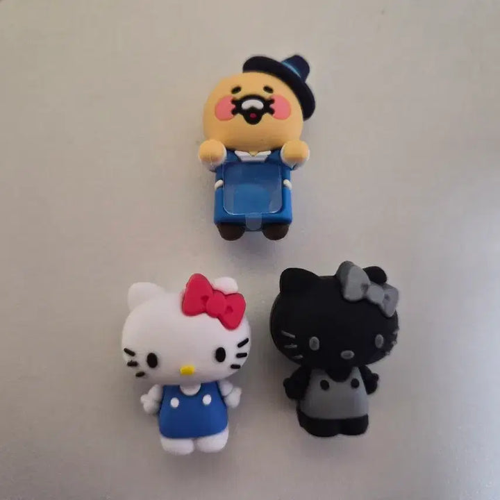 [BUNJANG] Hello Kitty Greek Yogurt Figure + Chunsik Figure Set / 세븐일레븐 그릭요거트 키티+gs 춘식이