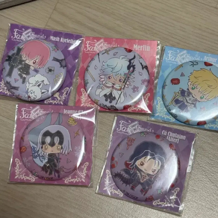 [BUNJANG] Fate/Grand Order x Sanrio Collaboration Can Badges (Set of 5) / 페이트 그랜드 오더 페그오 산리오 콜라보 캔뱃지 5종