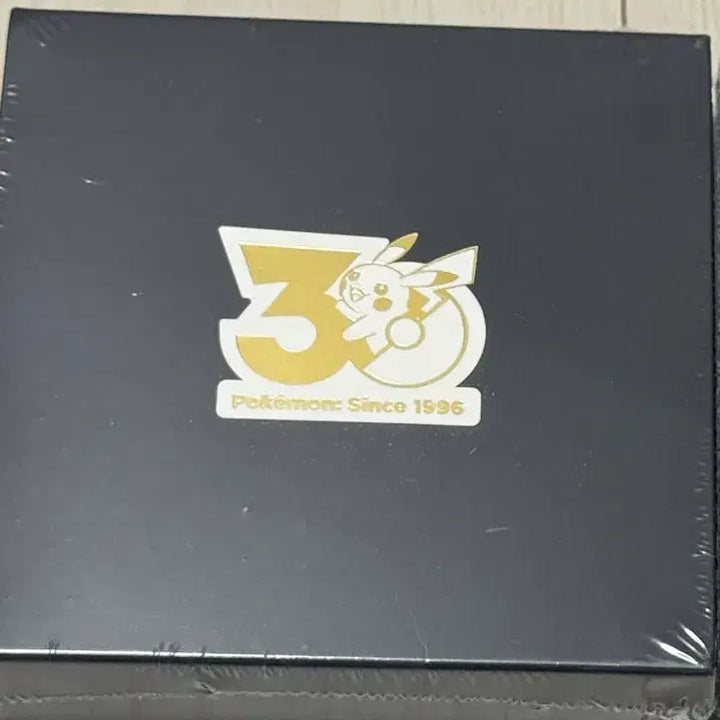 [BUNJANG] Pokemon 30th Anniversary July Pikachu Badge / 포켓몬 30주년 뱃지 7월