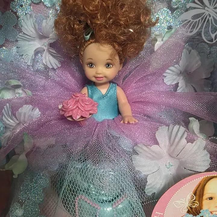 [BUNJANG] Barbie Kelly Flower Girl Wedding Bouquet Silkstone Figure / 바비인형 켈리 부케 플라워걸 새상품 웨딩 꽃다발 실크스톤 피규어 미미 패션로얄티 빈티지 베이비돌