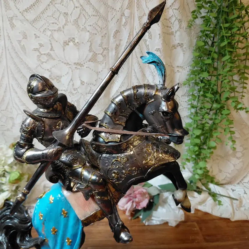 [BUNJANG] French Knight Helmet and Horse Sculpture Golden Ornament / 프랑스 기사 투구 말 조각상 황금색 장식