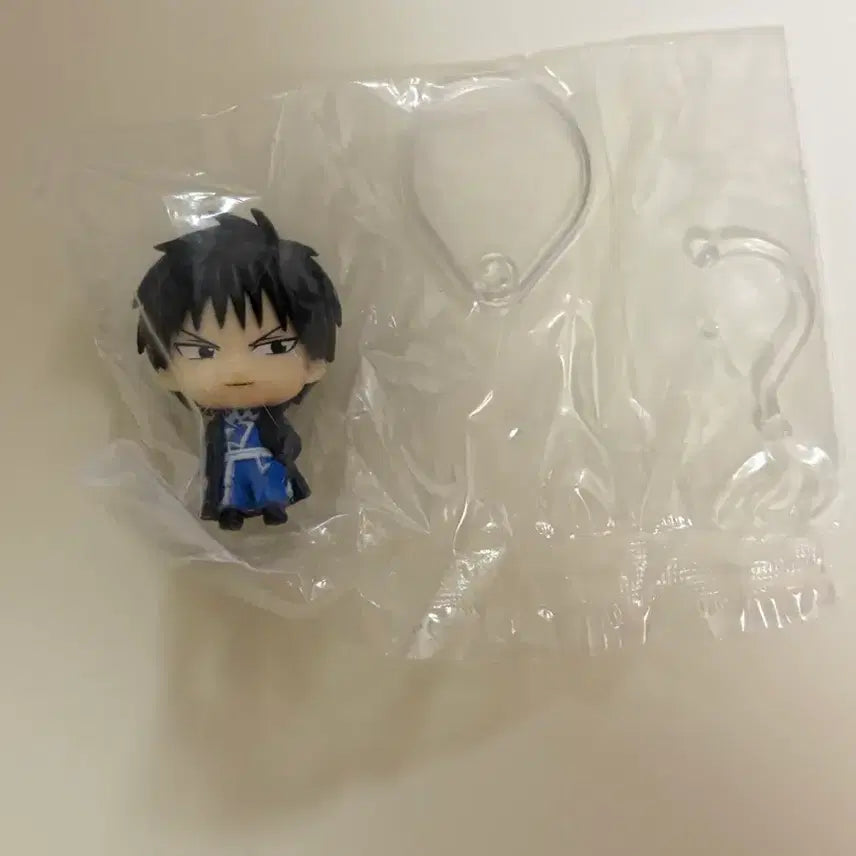 [BUNJANG] Fullmetal Alchemist Roy Mustang Gacha Figure (Sealed) / 강철의 연금술사 가챠 로이 머스탱 미개봉 새상품