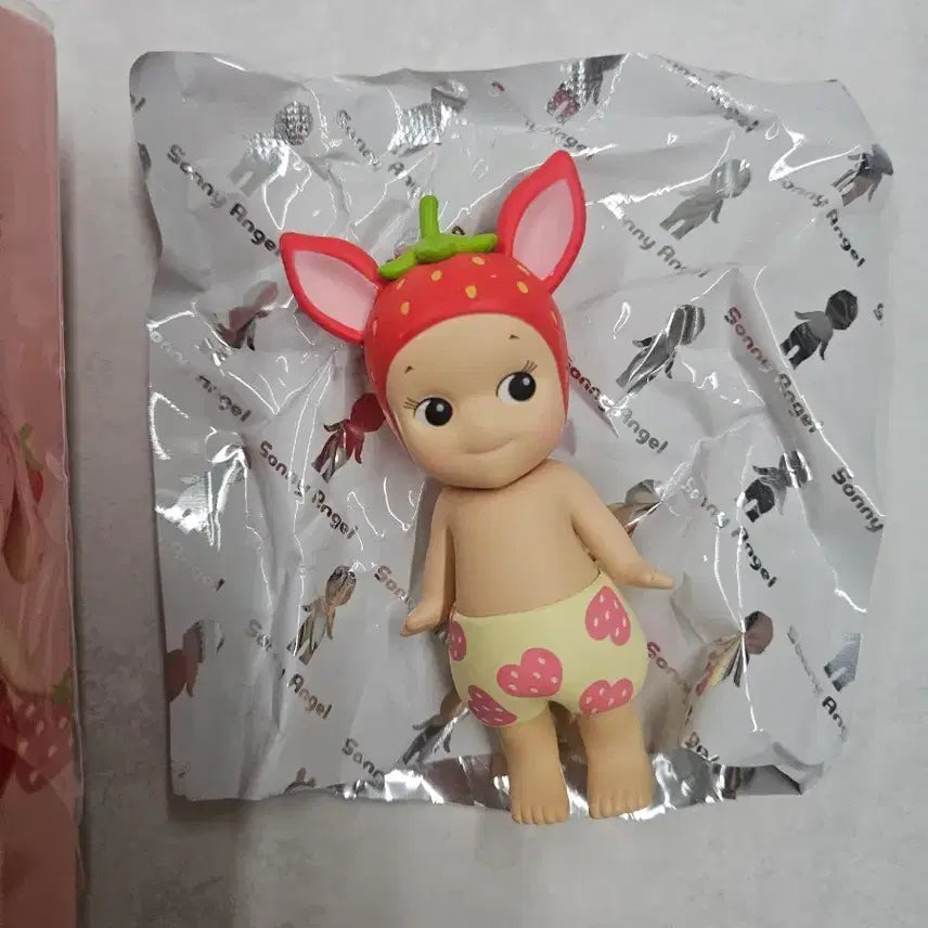 [BUNJANG] Sonny Angel Strawberry Love Deer Figure (Unsealed) / 소니엔젤 스트로베리 러브 사슴 _ 단순개봉