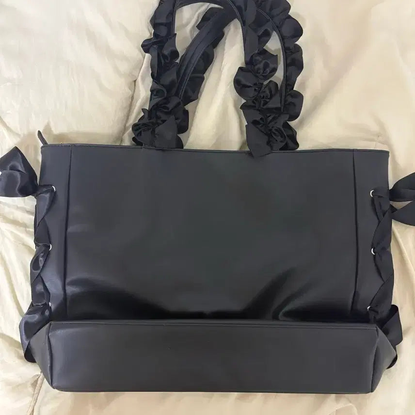 [BUNJANG] Jakamat Hand Frill A3 Black Ita Bag / 자카마트 핸드프릴 A3 블랙 이타백