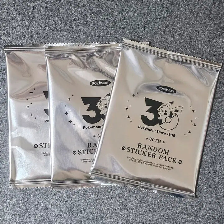 [BUNJANG] Pokemon 30th Anniversary Logo Sticker Pack / 낱개판매 미개봉 ) 포켓몬 30주년 로고 스티커 부산 팝업 성수
