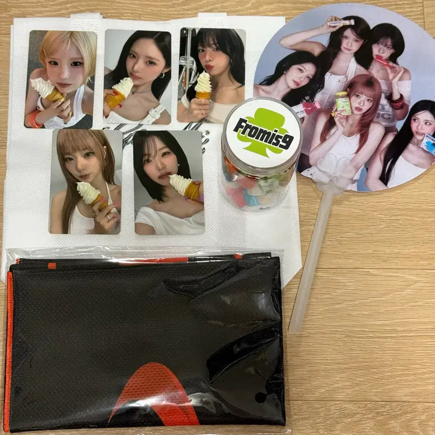 [BUNJANG] fromis_9 Music Core Fan Meeting Photocard Set &amp; Fan Gift Towel / 프로미스나인 음악중심 미팬 공방포카 세트 역조공 양도