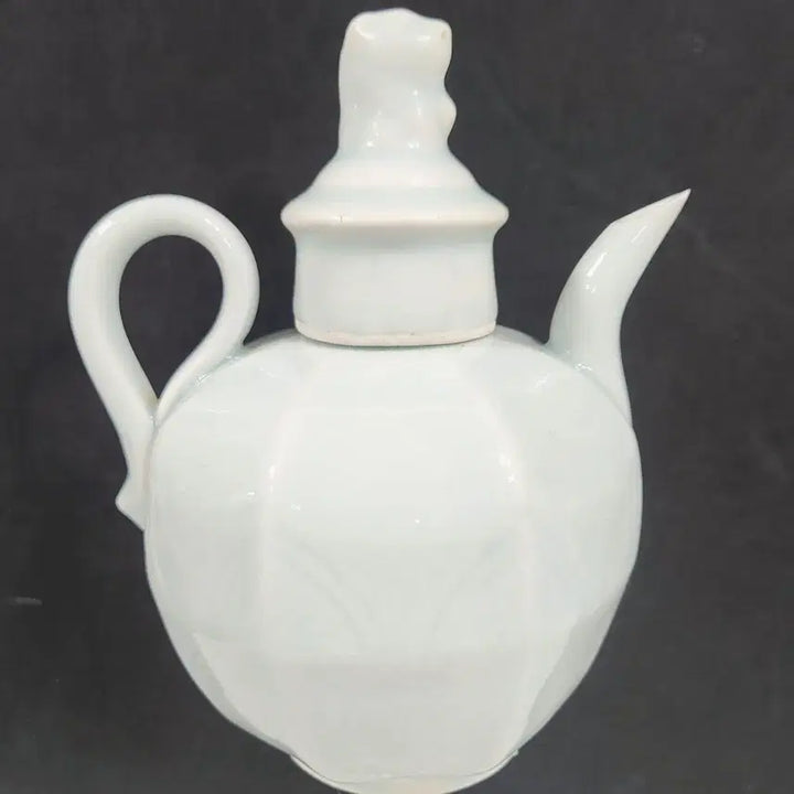 [BUNJANG] Southern Song Dynasty Celadon White Glaze Carved Vine Pattern Mythical Beast Spout Ewer / 중국도자기                 남송대 청백유 양각 당초문 서수 집호