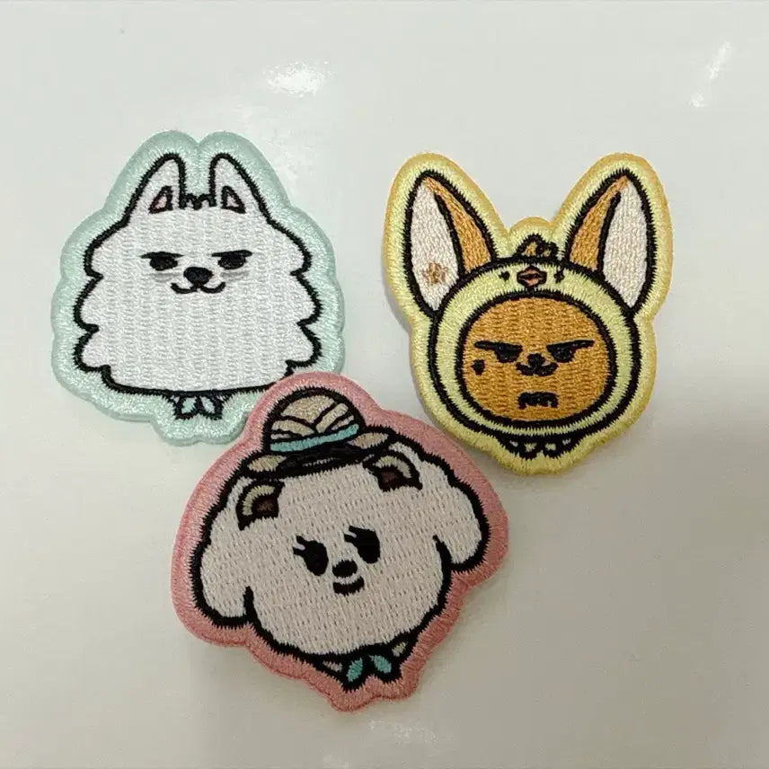 [BUNJANG] Merchandise Bundle Set - Bull Bat (Bull Terrier) Badge / 뿔바투 뱃지 용멍이&amp;황춘&amp;밤긋이 일괄
