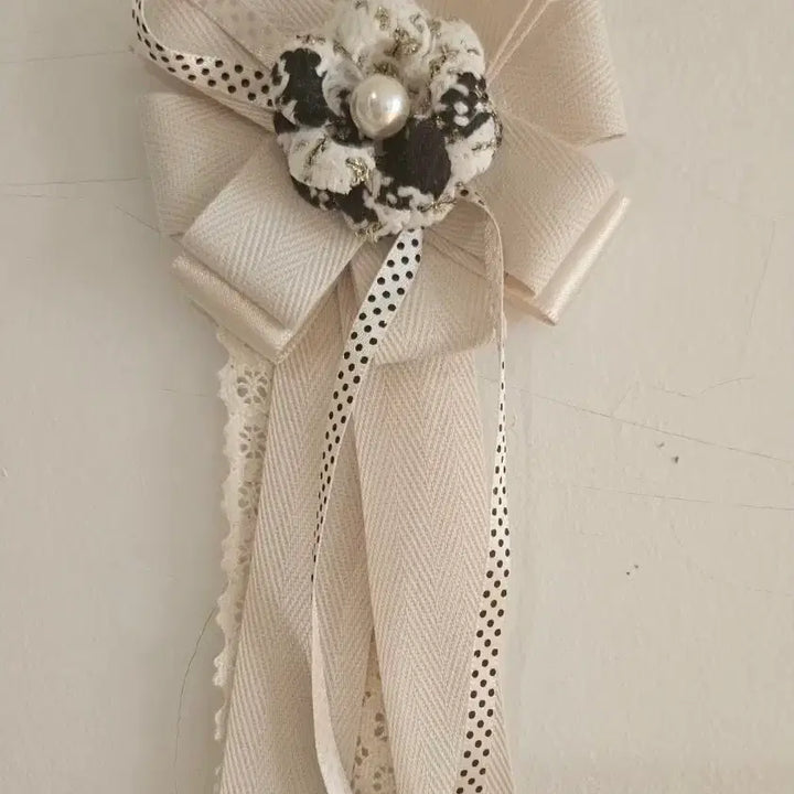 [BUNJANG] Beige Rosette Brooch with Ribbon and Lace Detail / 리본로제트브로치판매  캔뱃지 홀더 핀뱃지로제트