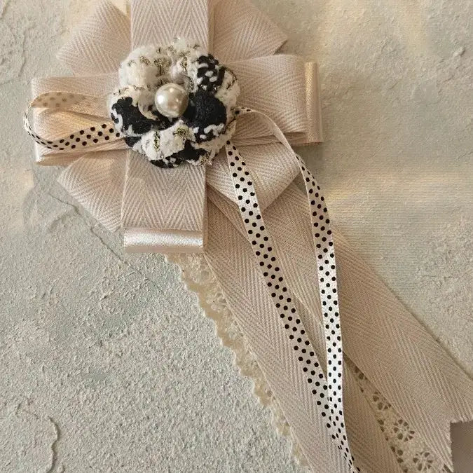 [BUNJANG] Beige Rosette Brooch with Ribbon and Lace Detail / 리본로제트브로치판매  캔뱃지 홀더 핀뱃지로제트