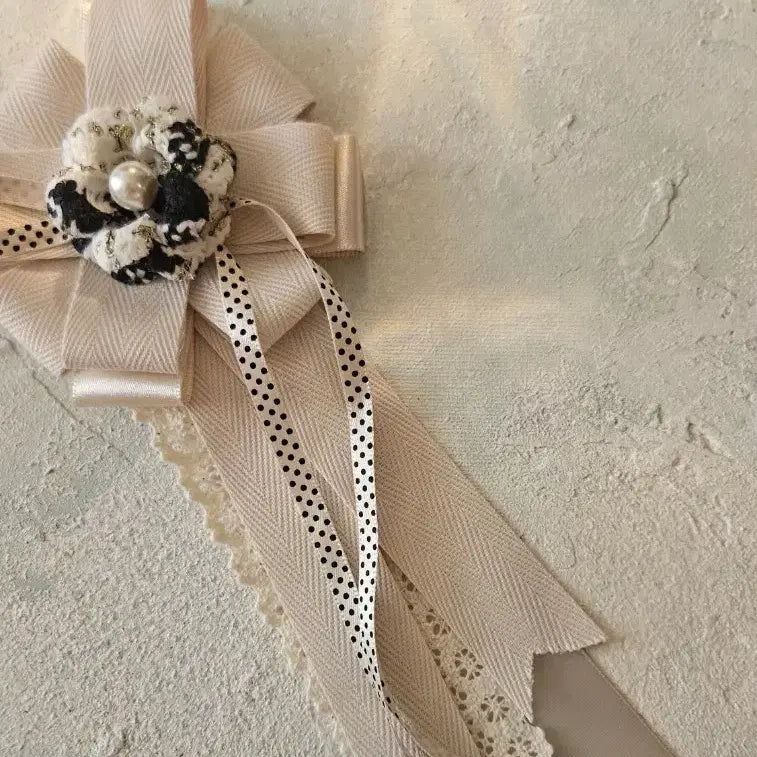 [BUNJANG] Beige Rosette Brooch with Ribbon and Lace Detail / 리본로제트브로치판매  캔뱃지 홀더 핀뱃지로제트