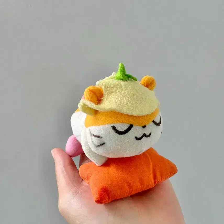 [BUNJANG] Sanrio Coro Coro Kuririn Classic Mini Cushion Keychain / 산리오 고전 코로코로 쿠리링 오야스미 인형 미니 키링 베개 햄스터