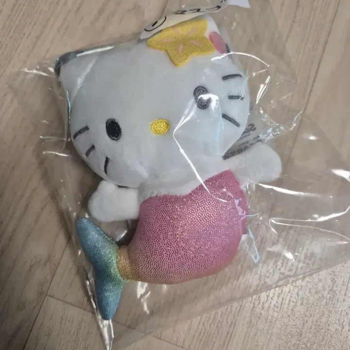 [BUNJANG] Sanrio Hello Kitty Mermaid Concept Keychain / 새제품 키티키링쿠지상품