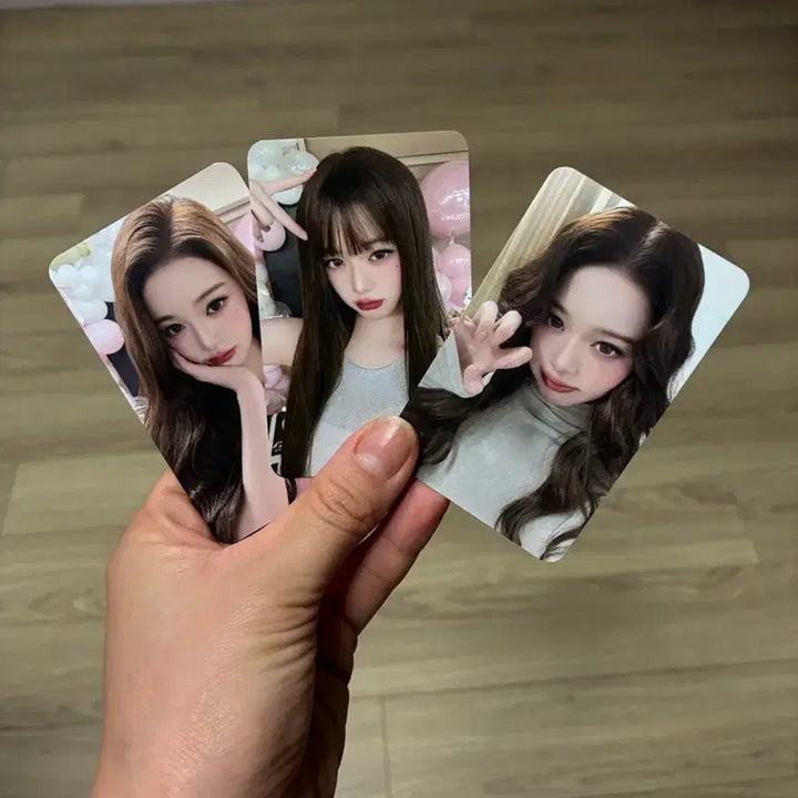 [BUNJANG] Dyson Jang Wonyoung Photocard (Sealed) / 다이슨 장원영 포토카드 판매합니다(미개봉)
