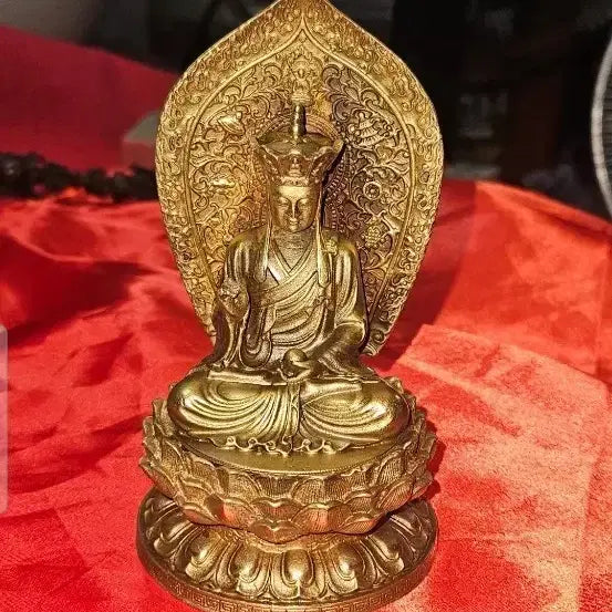 [BUNJANG] Brass Seated Buddha Statue with Boat-Shaped Aureole - Buddhist Art Craft (13.5cm) / 황동 보관 주형광배 좌불상 / 불교 미술 공예품 (13.5cm)