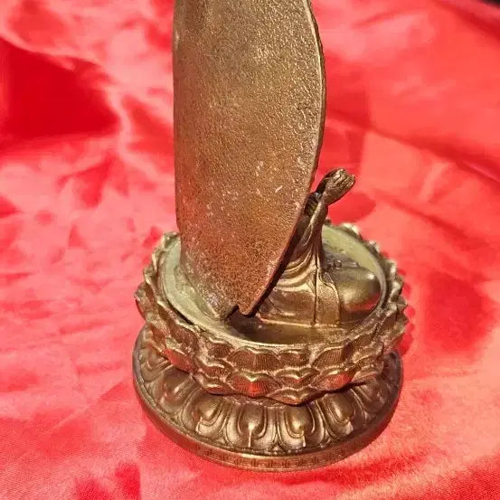 [BUNJANG] Brass Seated Buddha Statue with Boat-Shaped Aureole - Buddhist Art Craft (13.5cm) / 황동 보관 주형광배 좌불상 / 불교 미술 공예품 (13.5cm)