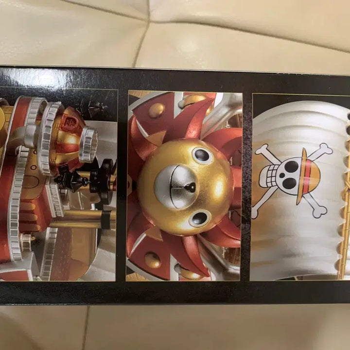 [BUNJANG] One Piece Mega World Collectable Thousand Sunny Gold Version Figure (Sealed) / 원피스 메가월콜 사우전드 써니호 골드버전 미개봉 택포
