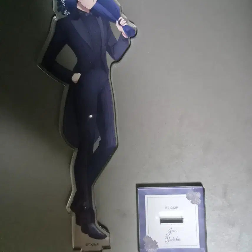 [BUNJANG] Medalist Jun Acrylic Stand / 메달리스트 쥰 아크릴스탠드