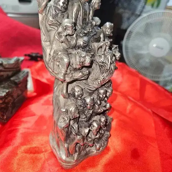 [BUNJANG] White Copper Five Hundred Arhats and Buddha Group Sculpture (1.57kg) Qianlong Mark / 백동 오백나한여래삼존 군상 조각상 (1.57kg  건륭년제 낙관