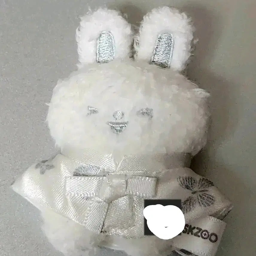 [BUNJANG] Stray Kids Lee Know Micro Plush White / 리빗 리노 마이크로 플러시 양 화이트 스트레이키즈 스키즈 스키주 런잇