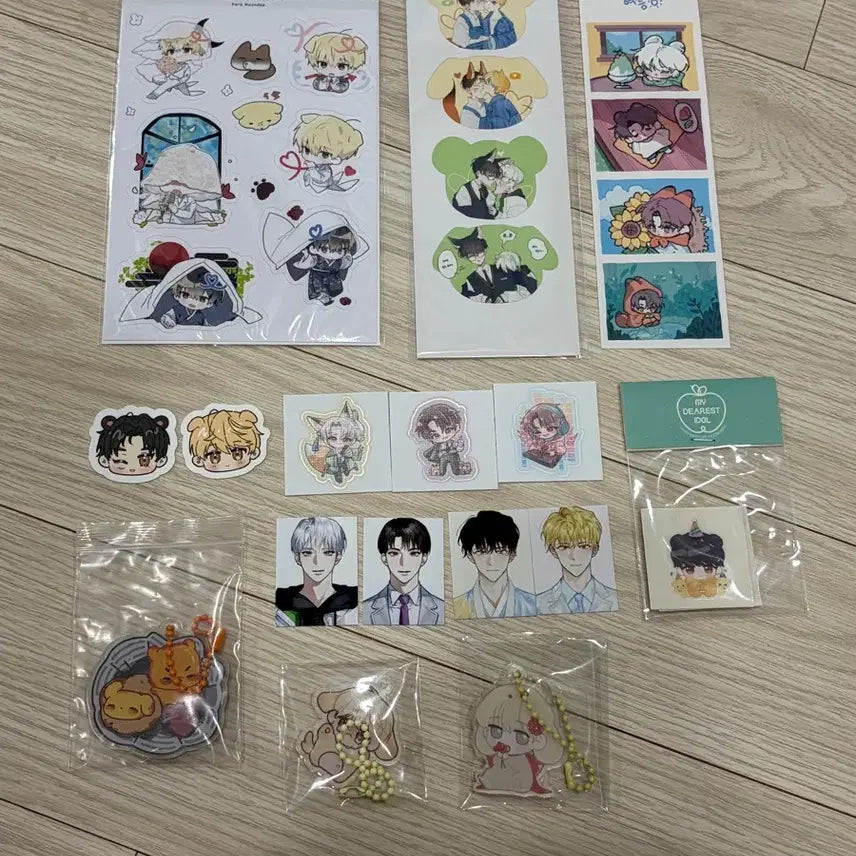 [BUNJANG] Debut or Die Kim Moon (Big Moon) Bok-eo Studio Polaroids, Stickers, and Charms Bundle Set / 데못죽 큰문온 복어님 큰문 폴라 스티커 띠부 증면사진 키링